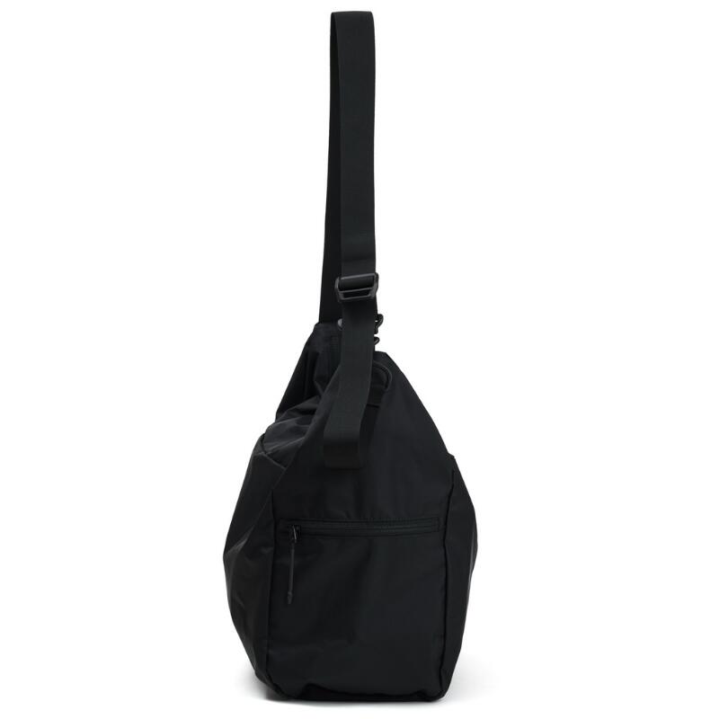 BAICYCLONbybagjackバイシクロンバイバッグジャックNCL-07ショルダーバッグメンズレディースユニセックス大容量25L大きめ撥水ナイロン黒ブラックシンプルミニマル斜めがけ肩掛け通勤通学旅行NEXTCORELINEBLACK1BLACK2BCL-28ベース