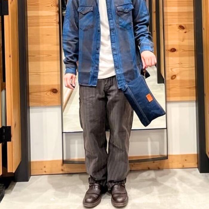 Levi’sリーバイスメンズレディースデニムポーチバッグユニセックス男女兼用小物入れ鞄ジーンズデニム生地綿100％コットン丈夫頑丈ワンサイズ普段使い旅行通勤通学経年変化0020A0000